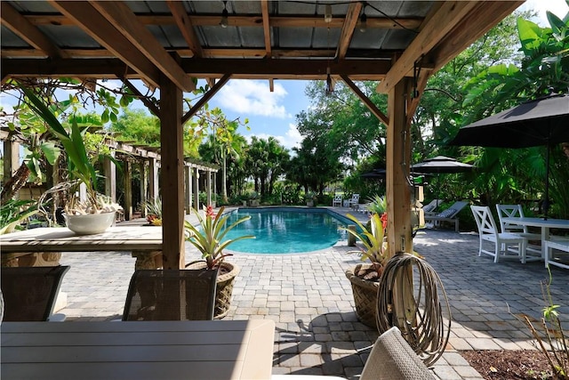 315 62nd Ct SW, Vero Beach, FL 32968 - pool featuring outdoor dining space and a patio area
