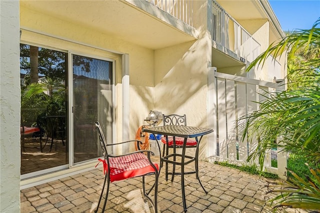 4019 Silver Palm Dr Unit 8, Vero Beach, FL 32963 - balcony featuring a patio area
