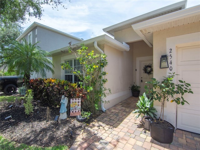 2540 12th Sq SW, Vero Beach, FL 32968 - entrance to property with stucco siding