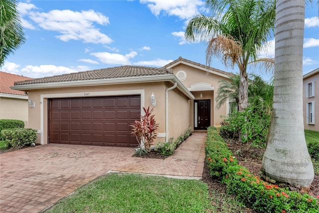 view of front of house featuring a garage