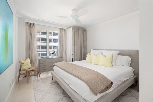 bedroom with ceiling fan