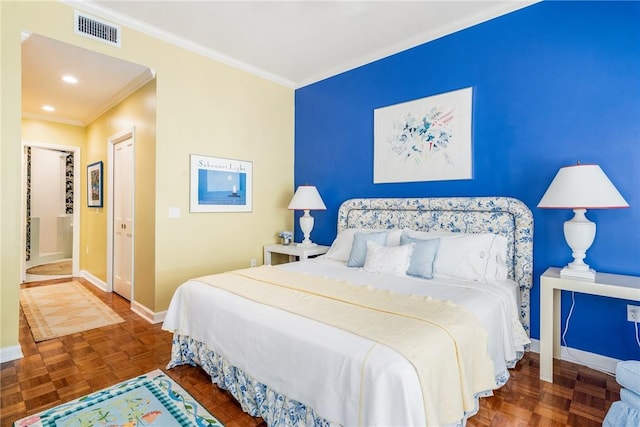 8409 Red Bay Ct Unit 8409, Vero Beach, FL 32963 - bedroom featuring recessed lighting, visible vents, baseboards, and ornamental molding