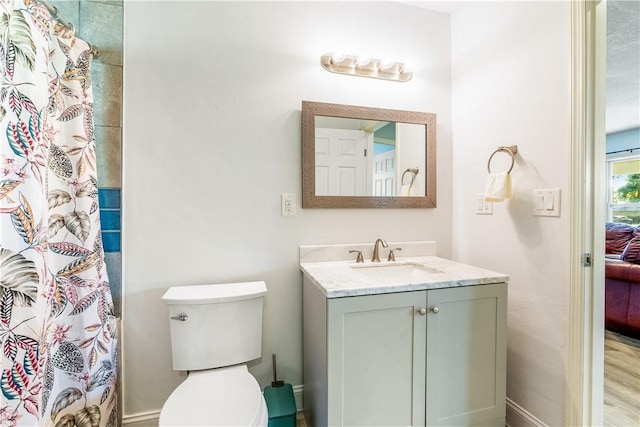 1717 20th Ave, Vero Beach, FL 32960 - full bath featuring vanity and a shower with curtain