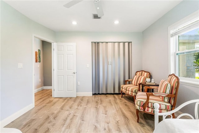 1717 20th Ave, Vero Beach, FL 32960 - sitting room featuring light wood-style floors, a ceiling fan, and recessed lighting