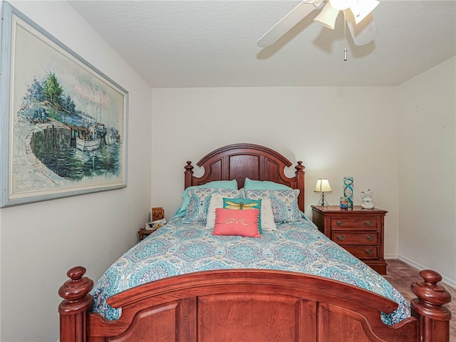 bedroom with ceiling fan