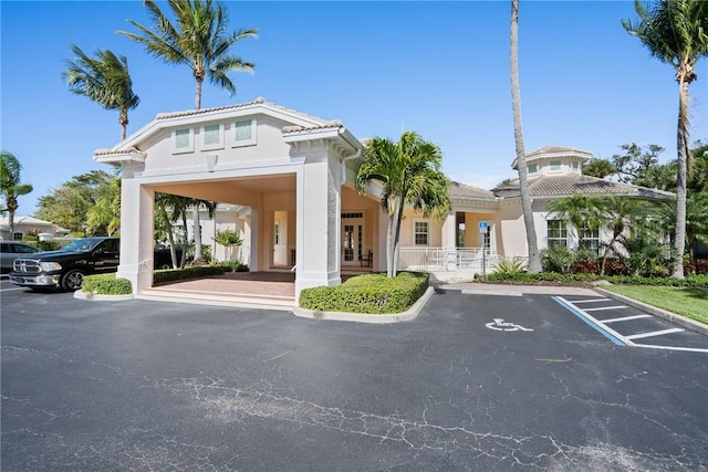 919 Island Club Sq, Vero Beach, FL 32963 - view of building exterior featuring uncovered parking