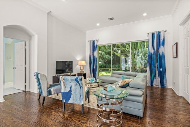 919 Island Club Sq, Vero Beach, FL 32963 - living room featuring crown molding, recessed lighting, baseboards, wood finished floors, and visible vents