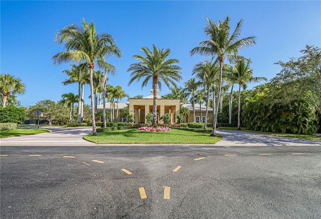 view of front of house with a front yard