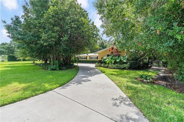 view of front of property with a front lawn