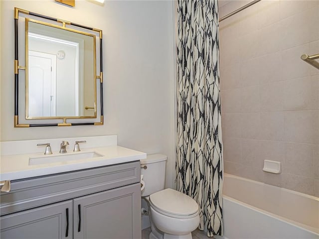 4348 Beauty Leaf Cir, Vero Beach, FL 32967 - full bath featuring shower / bath combo, vanity, and toilet