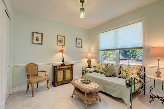6005 Bella Rosa Ln, Vero Beach, FL 32966 - living room featuring baseboards