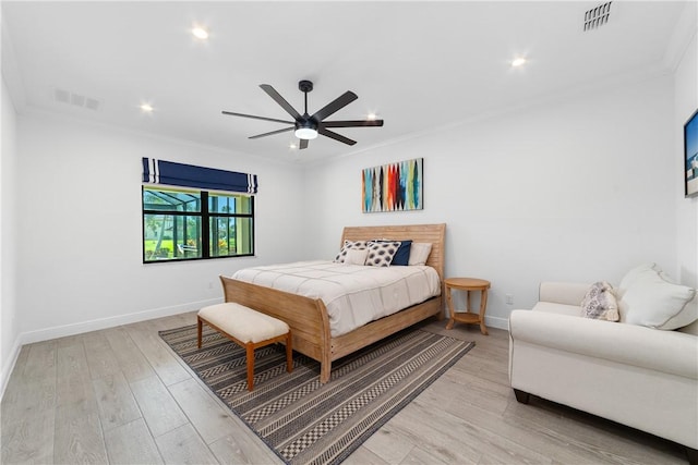 6354 Arcadia Sq, Vero Beach, FL 32966 - bedroom with crown molding, baseboards, light wood-style flooring, recessed lighting, and ceiling fan