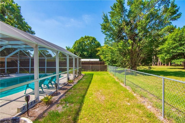 955 28th Ave, Vero Beach, FL 32960 - view of yard with glass enclosure