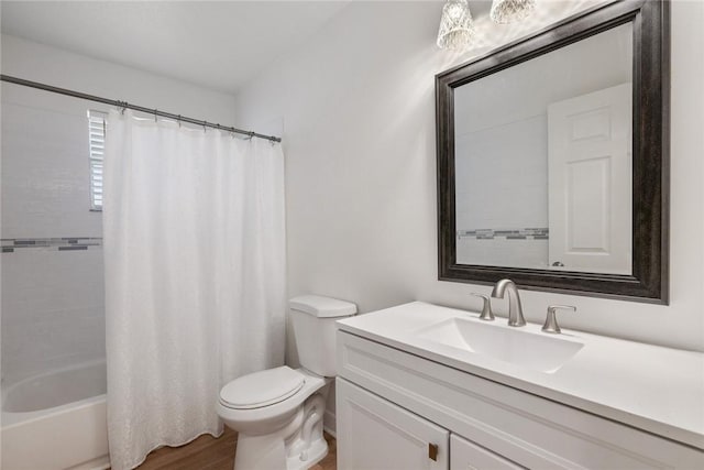 725 Wentworth St, Sebastian, FL 32958 - full bath with toilet, vanity, shower / tub combo, and wood finished floors