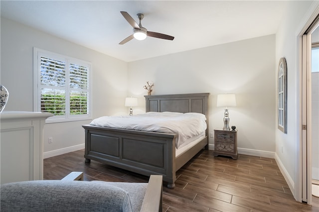 bedroom featuring ceiling fan