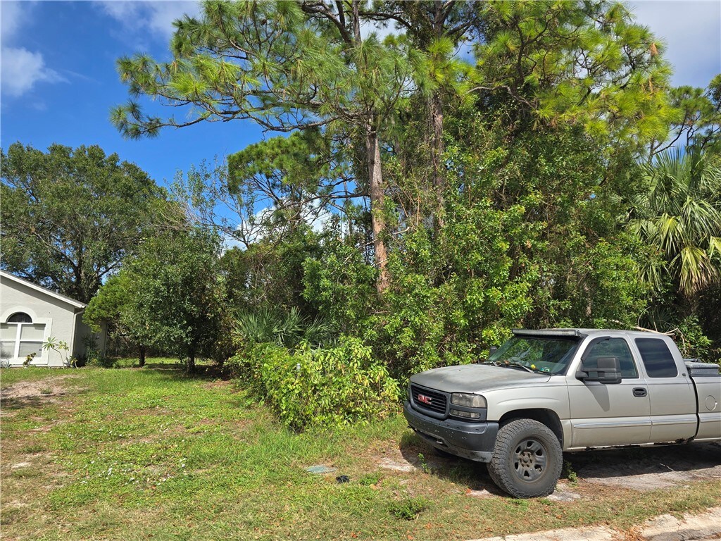 123 Cardinal Dr, Sebastian, FL 32958