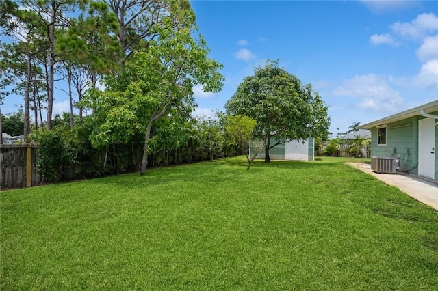6001 Palm Dr, Fort Pierce, FL 34982 - view of yard featuring cooling unit