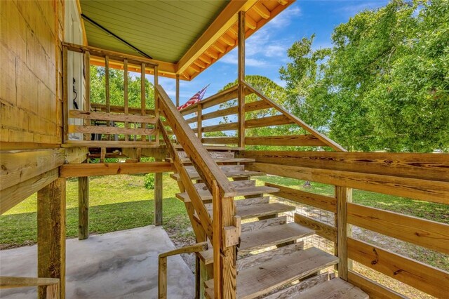 1805 15th St SW, Vero Beach, FL 32962 - exterior space with a patio