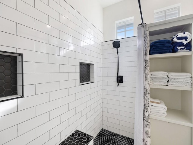 5765 W 1st Sq SW, Vero Beach, FL 32968 - bathroom with a tile shower