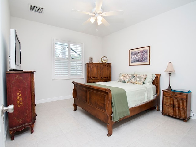 bedroom with ceiling fan