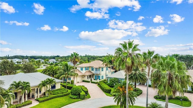 410 N Palm Island Cir, Vero Beach, FL 32963 - view of front facade with curved driveway