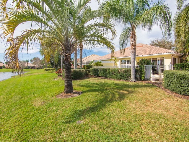 view of yard featuring a water view