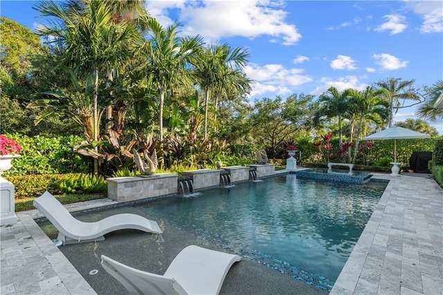 202 Strand Sq, Vero Beach, FL 32963 - view of swimming pool