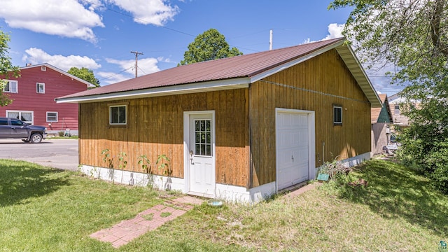 exterior space featuring a lawn