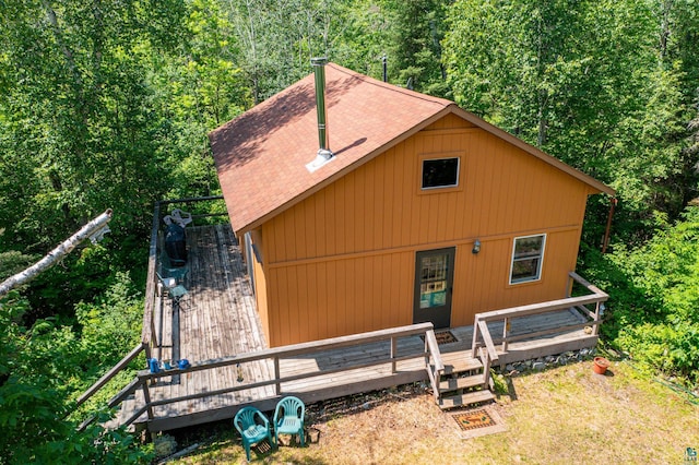 view of front of home featuring a wooden deck