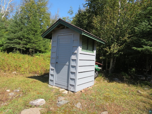 view of outdoor structure