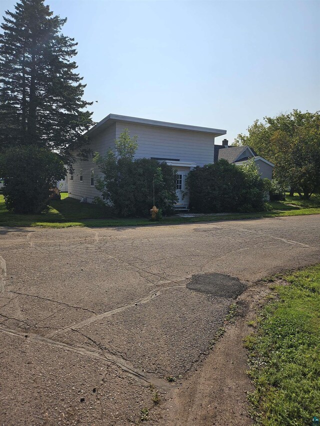 view of front facade