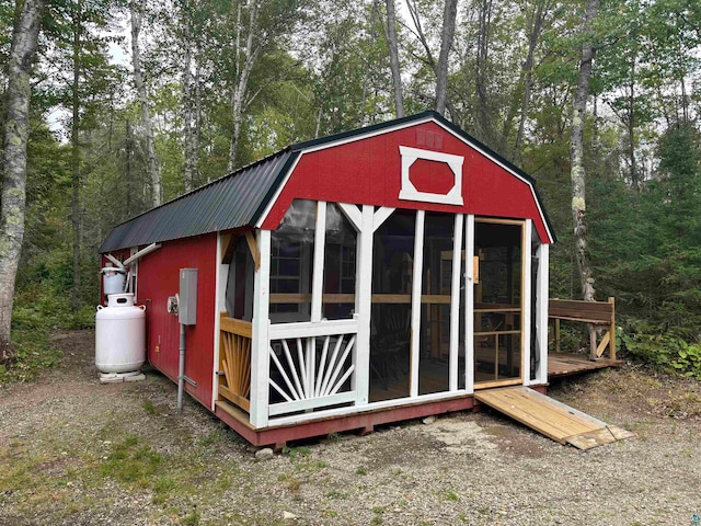 view of outbuilding