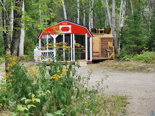 view of outbuilding