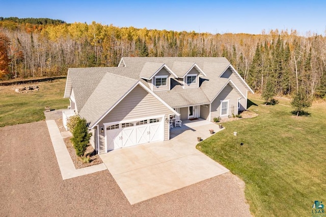 view of front of house featuring a front lawn