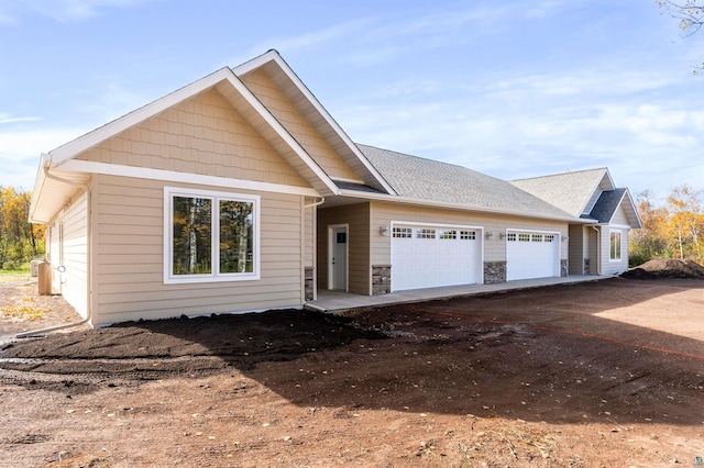 view of front facade with a garage