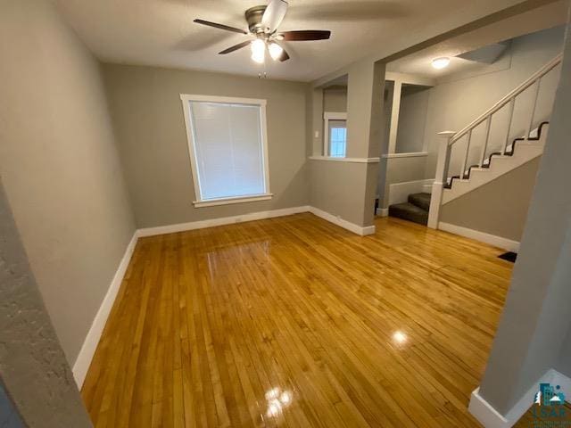 empty room featuring light hardwood / wood-style floors and ceiling fan