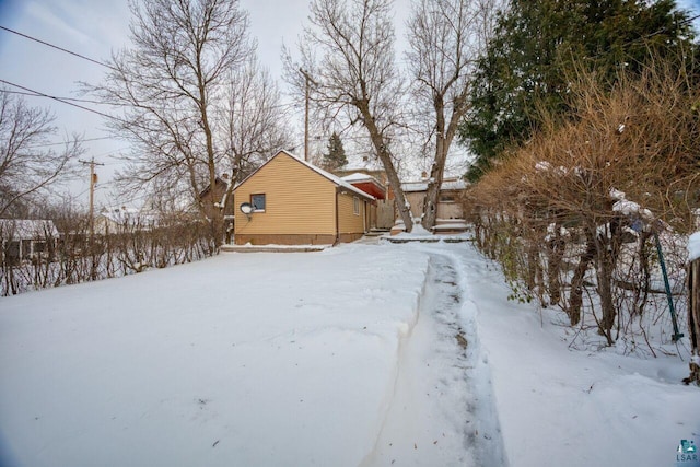 818 Douglas Ave, Eveleth, MN 55734 - view of snow covered exterior