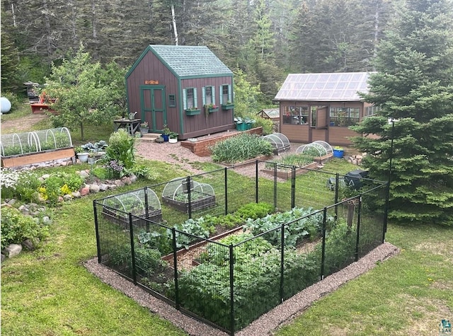 view of yard with a shed