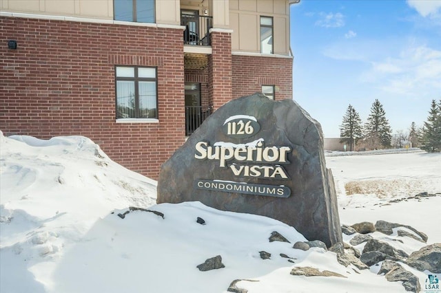 view of community / neighborhood sign