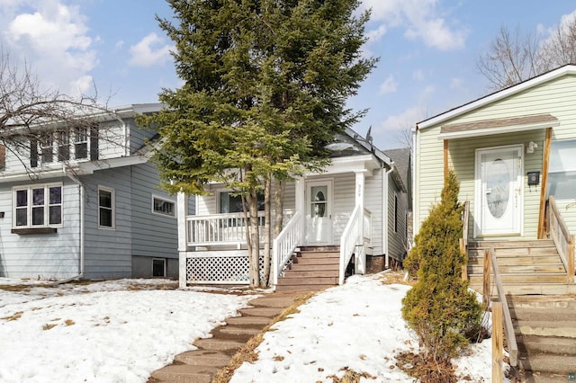 view of front of property