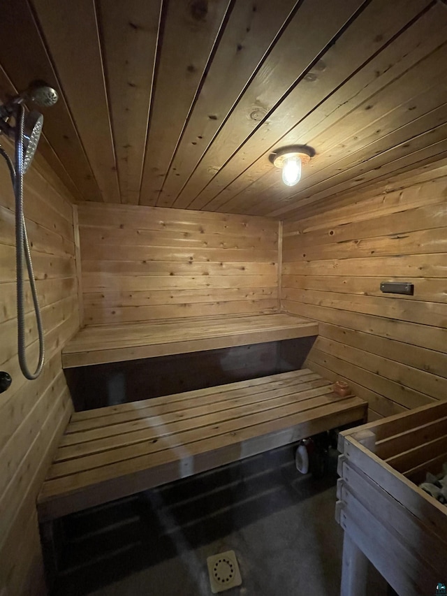 view of sauna / steam room