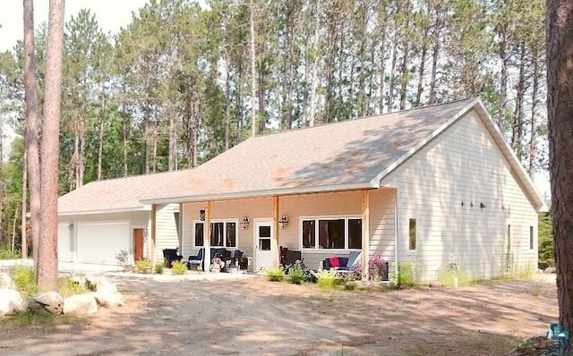 view of front facade with an attached garage and driveway