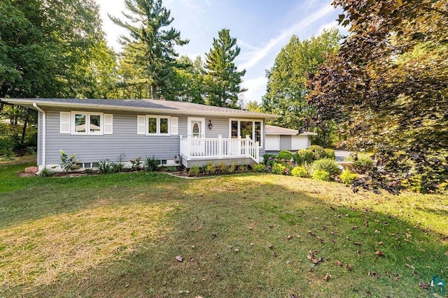 single story home featuring a front yard