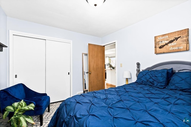 bedroom with a closet