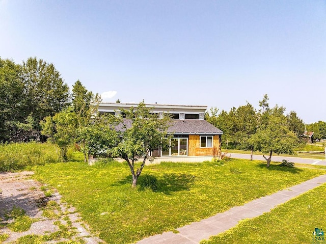 40 Nelson Dr, Silver Bay, MN 55614 - view of front of property featuring a front yard
