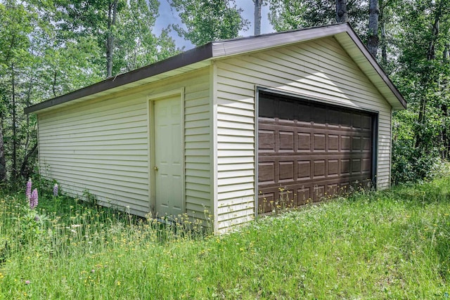view of detached garage