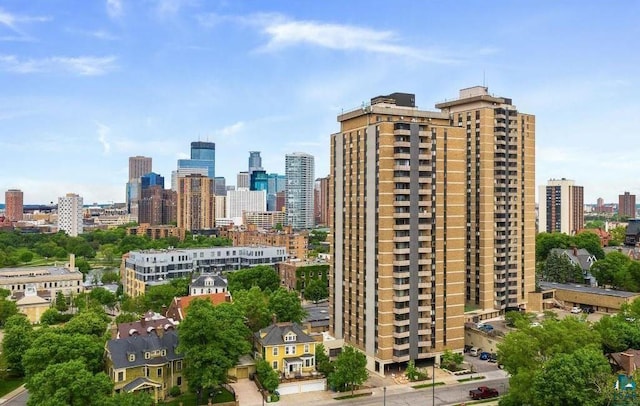 410 Groveland Ave Unit 1203, Minneapolis, MN 55403 - property's view of city