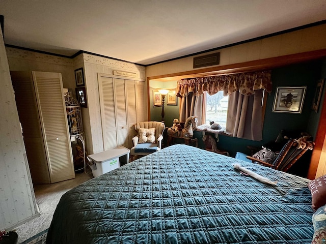 22 Hays Crk, Silver Bay, MN 55614 - bedroom with carpet floors, visible vents, ornamental molding, and a closet