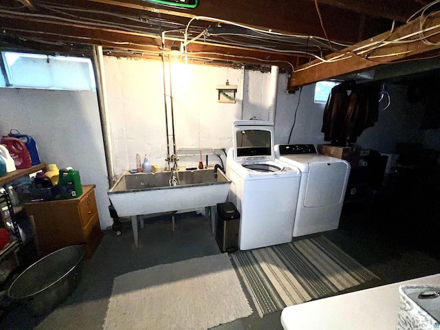 22 Hays Crk, Silver Bay, MN 55614 - laundry area featuring a sink, laundry area, and independent washer and dryer