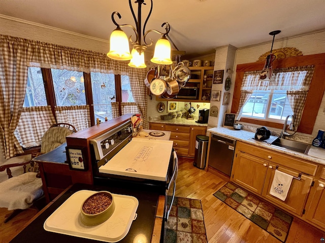 22 Hays Crk, Silver Bay, MN 55614 - kitchen with dishwasher, a sink, an inviting chandelier, ornamental molding, and light wood-style flooring